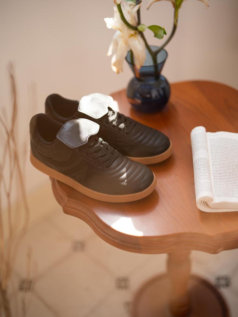 Product Introduction of Women's Fashionable Lace Up Low Top Sneakers, Casual Comfortable Sports Shoes for Daily Wear, Female All-match Round Toe Shoes for Daily Wear 4