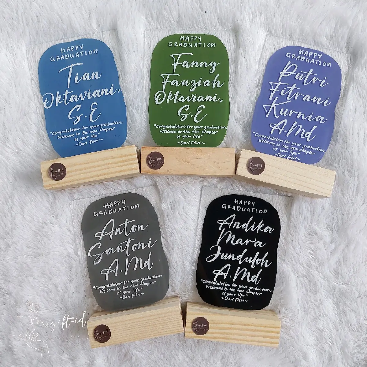 GIFT BOX AKRILIK LETTERING,  KADO ULANG TAHUN, KADO WISUDA, KADO Wedding