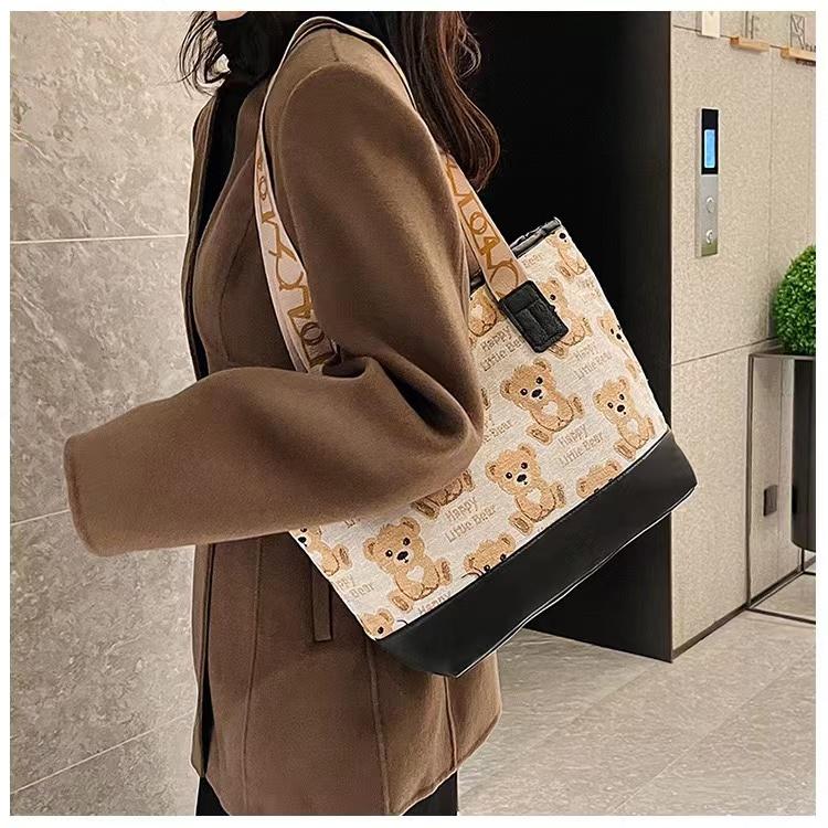 (Stock clearance sale) Women's shoulder bag with zipper, large bear design, 3 colors, can hold a lot of items, Korean style. 8