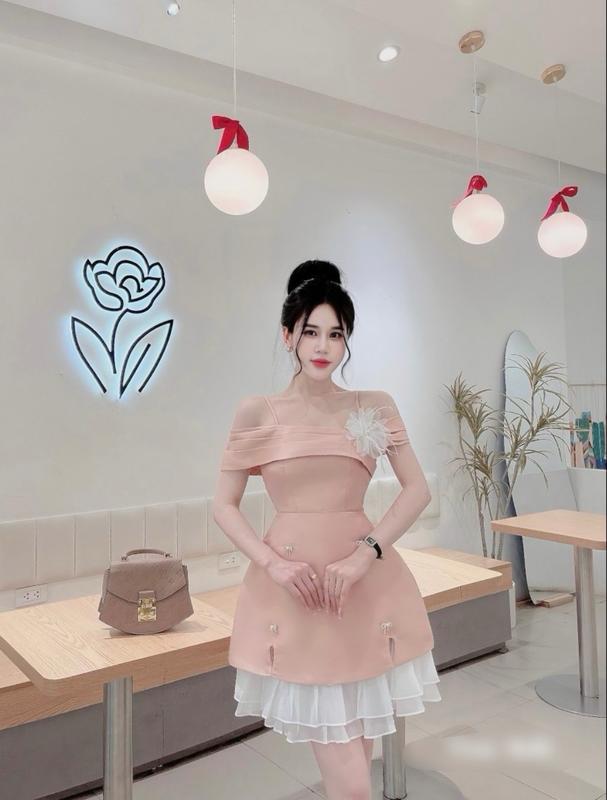 Lyra VTT138 - Váy tafta dự tiệc 2 dây trễ vai đính hoa ngực chân váy phối tơ