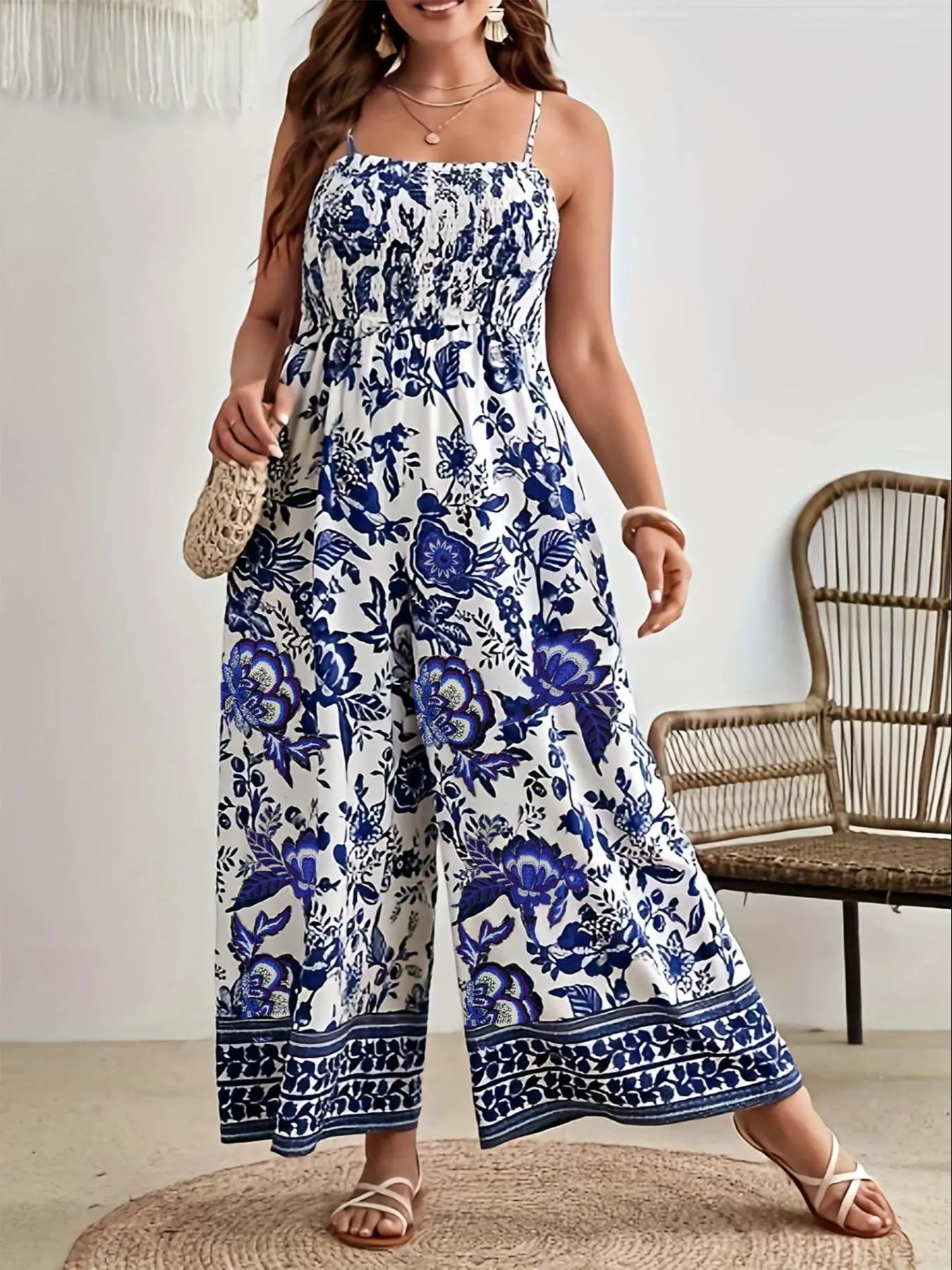 【Plus Size】 Floral Print Shirred Cami Jumpsuit, Boho Sleeveless Adjustable Strap Wide Leg Jumpsuit for Beach Holiday Vacation, Women's Clothes for All Seasons, Summer Clothes