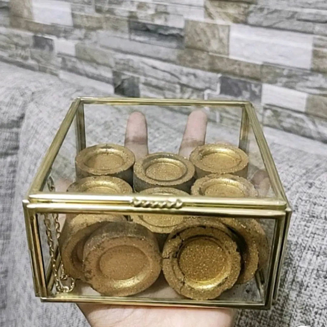 Box kaca untuk arang warna P 10 cm L 10 cm T 6 cm