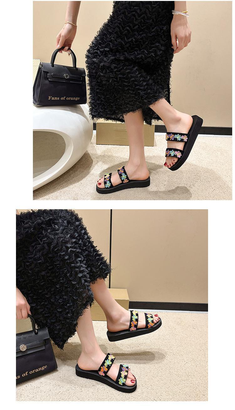 Product Introduction of The new fashionable flowers are worn with beach slippers on top 8
