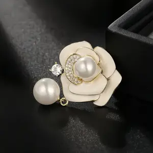 BROS BUNGA MAWAR PUTIH MUTIARA UKURAN MINI BROS JILBAB BROS DAGU BROS DADA ACCESSORIES HIJAB HIASAN JILBAB MUSLIM PELAPIS LOGAM PREMIUM ANTI LUNTUR