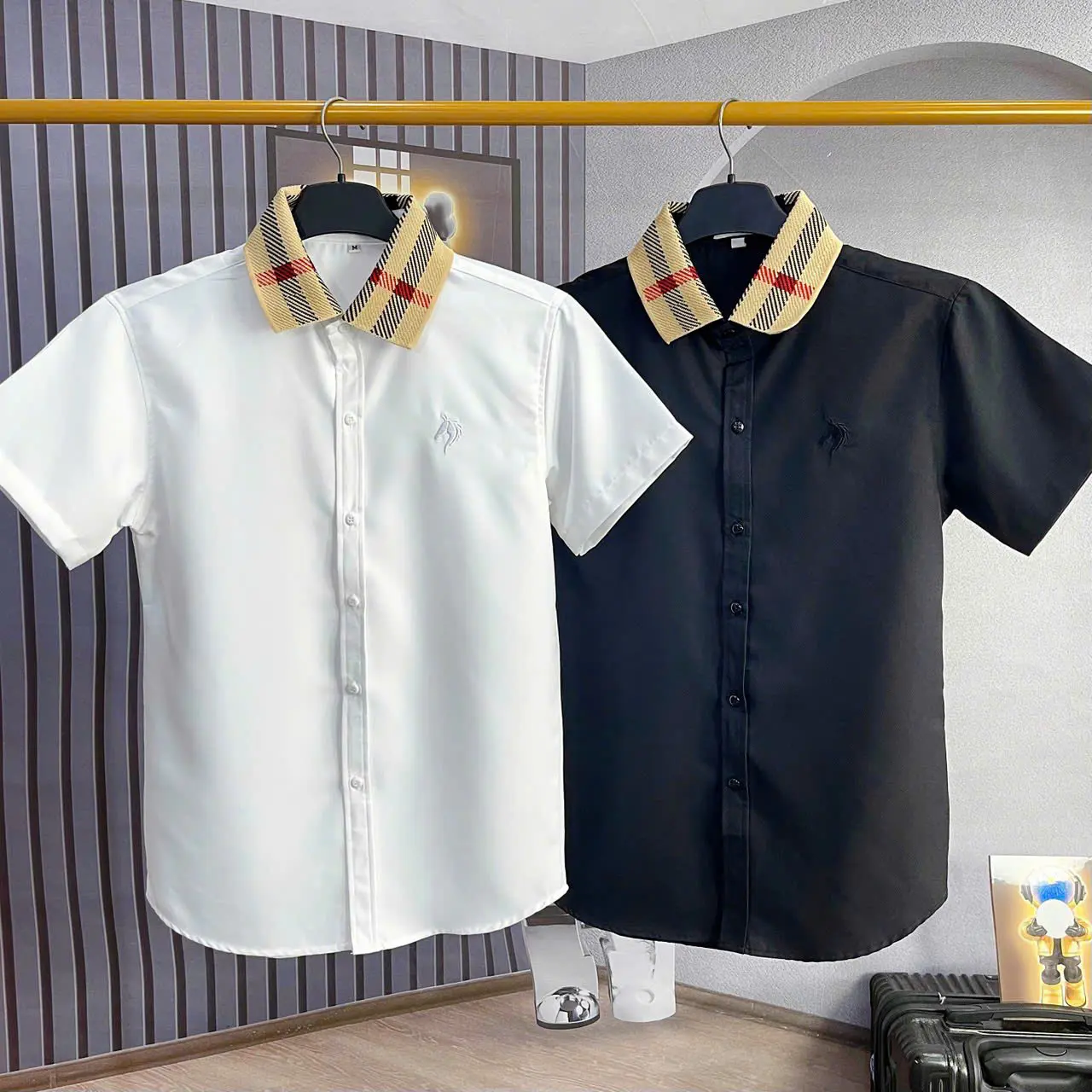 Áo Sơ Mi Nam Ngắn Tay Phối Bo Cổ Thêu Logo Chất Vải Mango Dày Dặn Co Giãn Nhẹ X 2 Màu Chuẩn Form Nam Phối Đồ Đẹp Menswear [CLOTHES]