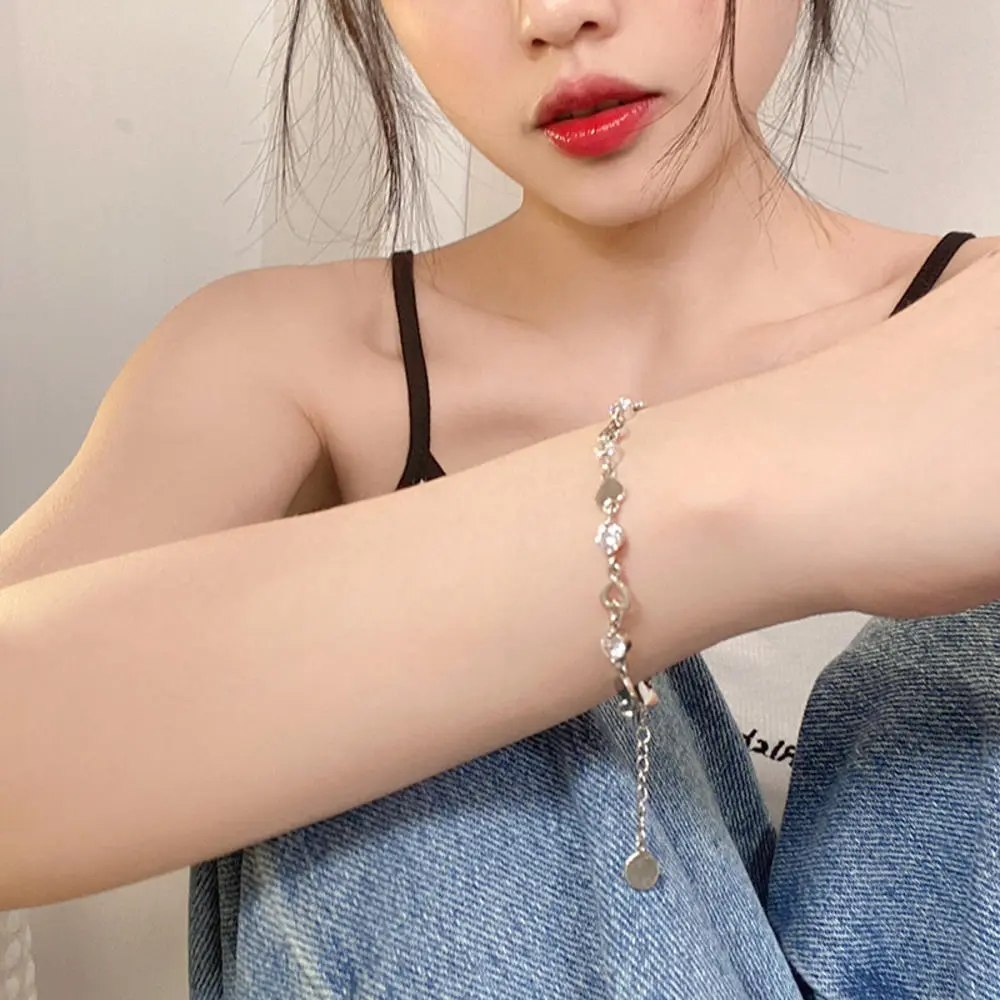 Vòng Tay INS, Lấp Lánh Và Quyến Rũ, Thời Trang, Vòng Tay Cô Gái Ngọt Ngào Dây Chuyền Tinh Tế Thích Hợp Cho Bữa Tiệc Và Đeo Hàng Ngày, Phụ Kiện Thời Trang, Quà Tặng Cho Phụ Nữ / Bé Gái