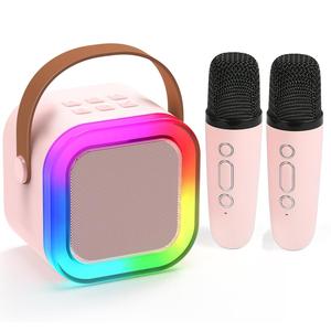 ポータブルミニカラオケマシン 2台のワイヤレスマイク付き、LEDライトと音声加工効果を備えた充電式スピーカー、女の子と男の子の誕生日プレゼントに最適