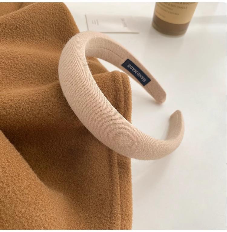 Product Introduction of Solid Color Versatile Sponge Headband Soft Stretchy Hair Accessory for Everyday Styling, Workouts Fashion Comfortable Non-Slip Hair Band for Women Girls 15