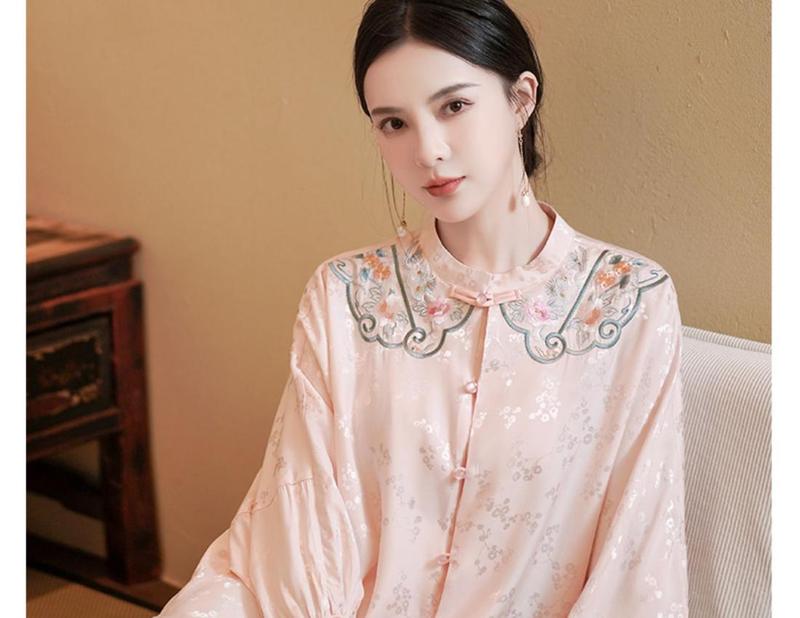 Product Introduction of Loose Version New Chinese Style Women's Shirt 2023 New Chinese Style Ethnic Style Tang Costume Top Long Sleeve Stand Collar Women 17