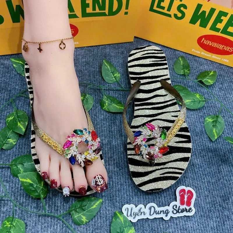 Dép Nữ Tròn Beo Vằg KT Quai Kèm Charm HVN 1