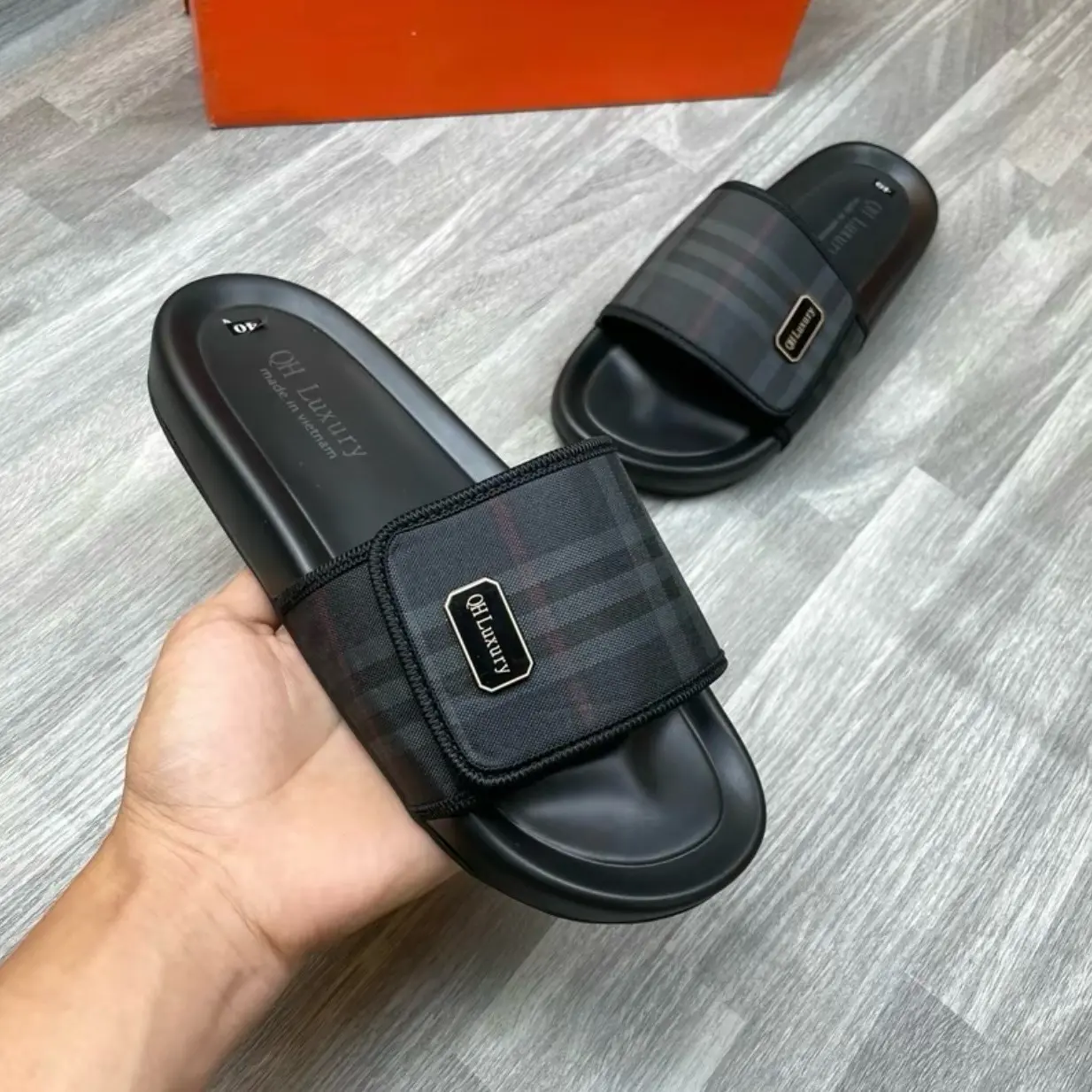 Dép nam quai dán Luxury ( đế cao 3cm) phiên bản đế cao su non đúc , quai vải lót da chống thấm kháng hôi rửa nước thoải mái êm ái  DéP Đế Bằng Nam Caro Slipperdép Slapped quai nhung  Ngọc