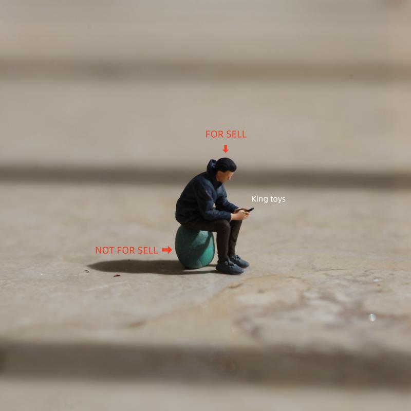 Product Introduction of King Toys 1/64 1/87 1/43 Figurines Scale Model Resin Sit Down Boy Dioramas Diecast Miniature Collection 9