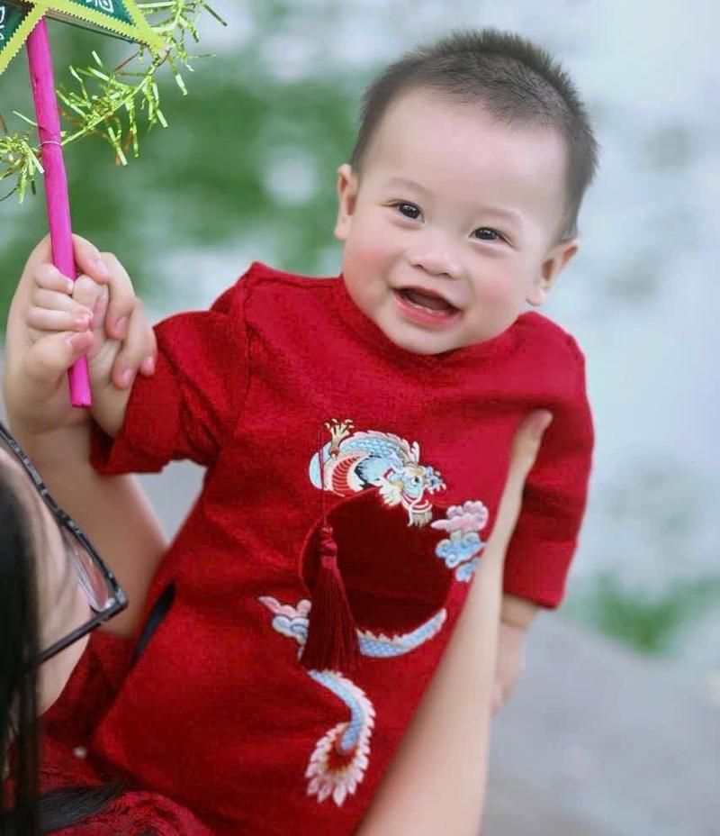 Product Introduction of Áo dài cho bé trai + Hình thêu + chất gấm cực đẹp  - Size 7-27kg [Sushi Kids] 5