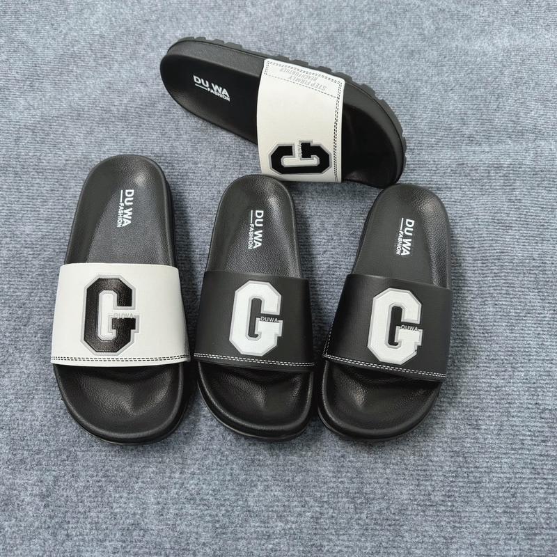 Dép bảng chữ G  DW, nam nữ đều mang được ( nên đi giảm 1 size )