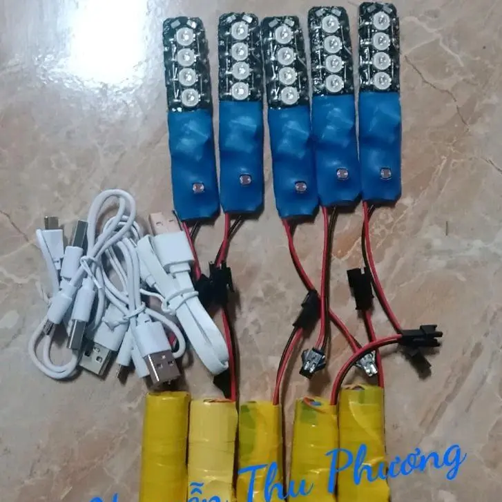 Đèn diều, đèn cảm biến 4 bóng nháy nhiều màu 0