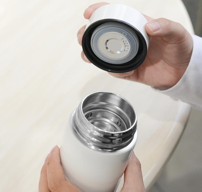 Product Introduction of Bình giữ nhiệt có đèn hiển thị nhiệt độ chất liệu INOX 304 có màng lọc pha trà cao cấp dung tích 500ML 18