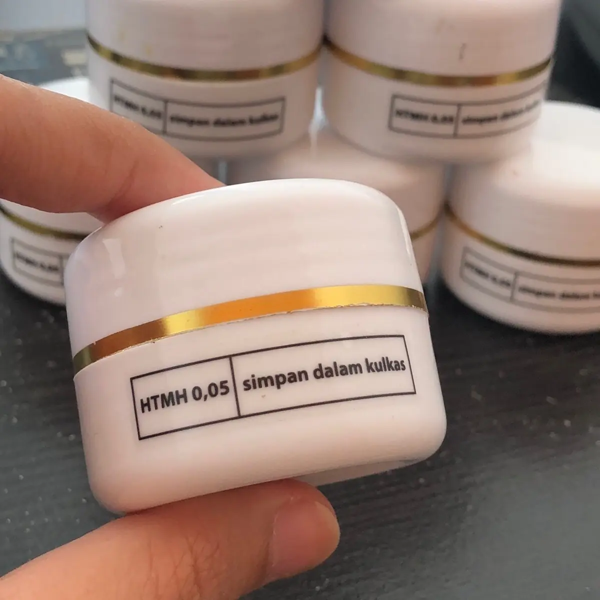 Krim Pemutih Krim HTMH 0,05 Asli
