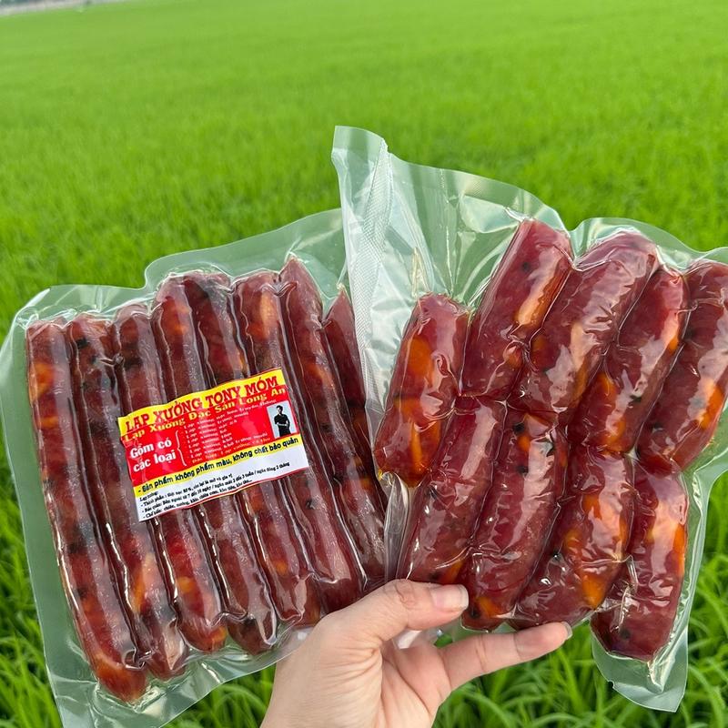 Combo 1 Kí Lạp xuởng trứng muối gồm 500 G lạp xưởng trứng muối sấy dẻo + 500 G lạp xưởng khô trứng muối Nhà Tony Móm