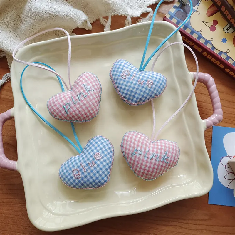 Cute cotton-filled three-dimensional plaid, love keychain, schoolbag pendant, girlfriends, couples, gifts, accessories, bags, accessories, women