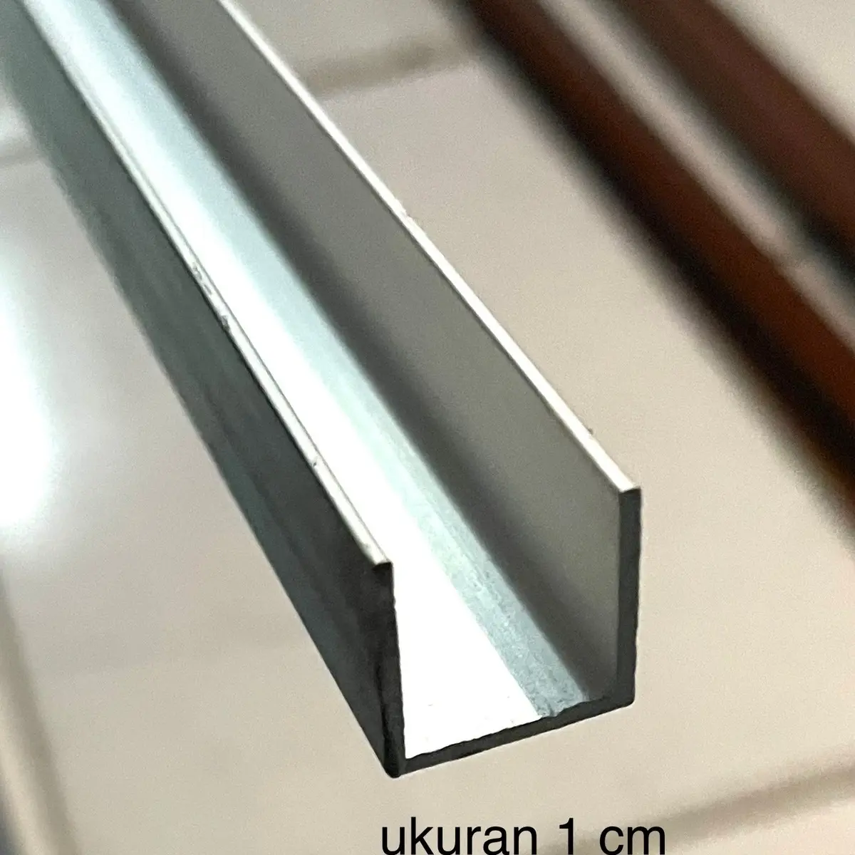 Lis U Almunium 1 cm