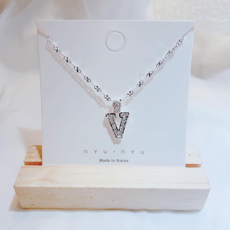 Dây mặt chữ cái siêu xinh tạo điểm nhấn 6
