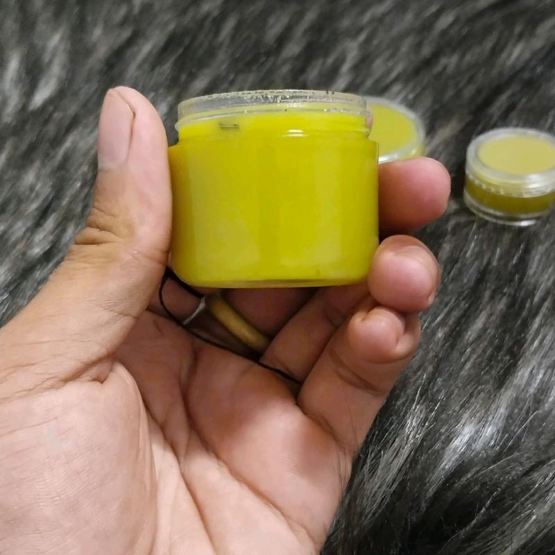 Dầu sáp mật ong làm từ thiên nhiên. 0