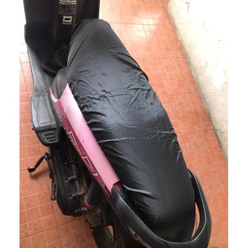 SARUNG JOK MOTOR COVER PELINDUNG JOK MOTOR HITAM POLOS ORIGINAL GOOD QUALITY UNIVERSAL VESPA AEROX VARIO BEAT SCOOPY NOUVO SATRIA GRAND FILANO FAZZIO SUPRA SONIC THUNDER BYSON NMAX PCX VEGA SMASH ASTREA FINO XRIDE SPIN NEXT DLL 1