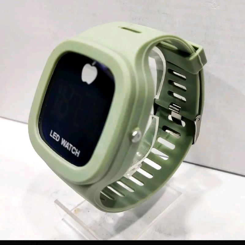 Beli 1 Gratis 1 (Dapat 2 pcs)Jam tangan Fashion Digital Free Box Dan Gelang 5