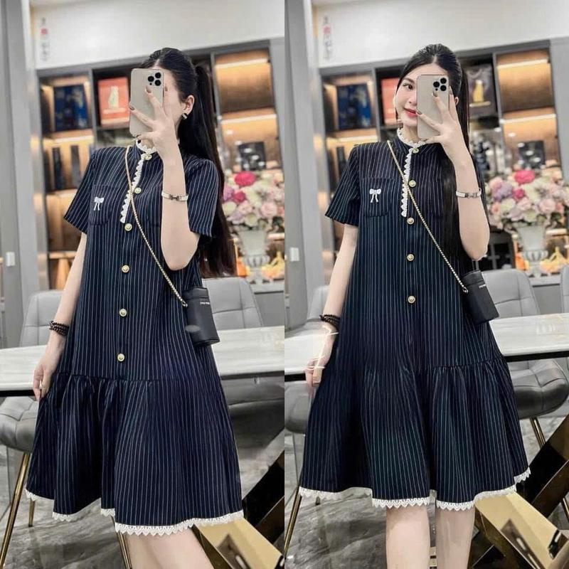 Váy Bầu Váy Sau Sinh (V169) Kẻ  Xanh- Ghi Thêu Nơ - Cổ Hoa Cúc- Dáng babydoll  ( 40-70kg). 3