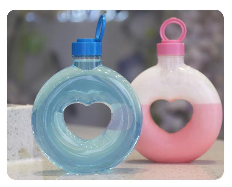 Product Introduction of 5/10pcs New Heart Water Bottle Food-graded Transparent PET Milk Tea Shop Cup Wedding Party Gift Cola Juice Drinks Bottles 500ML 20