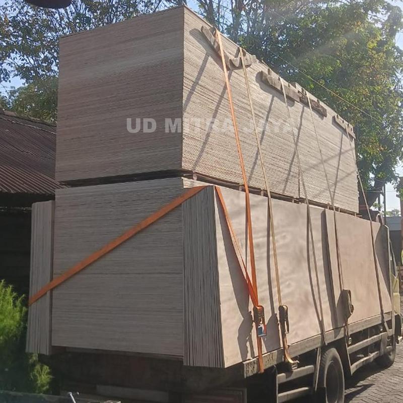 Triplek 4mm potongan ukuran  80x120   semi meranti  Kayu 7