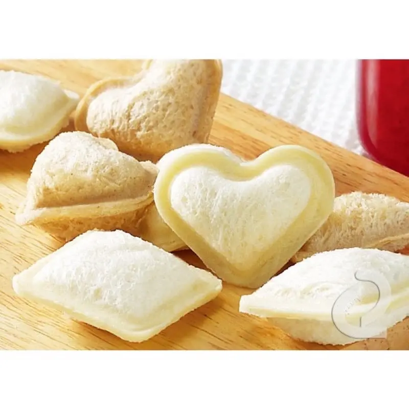 Cetakan roti sandwich mold bentuk hati love kecil 1