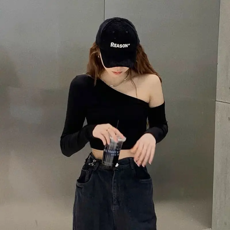 Áo kiểu croptop lệch vai tay dài