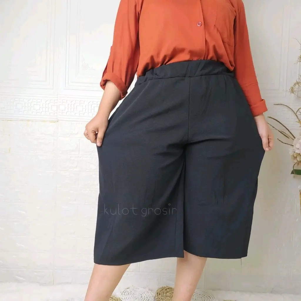 Kulot Pendek Crepe Big Size 7/8 Santai||Kulot Jumbo Pendek Basic Crepe Celana Wanita Scuba Shorts