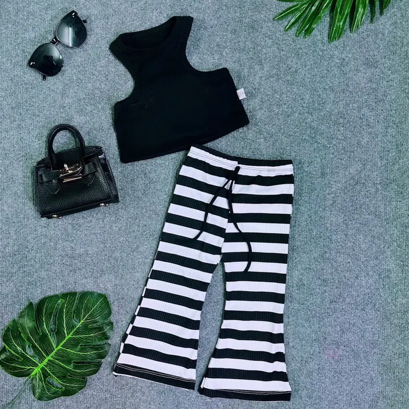 Set Áo Thun Quần Loe Sọc 2 Màu Xinh Bé Gái 1