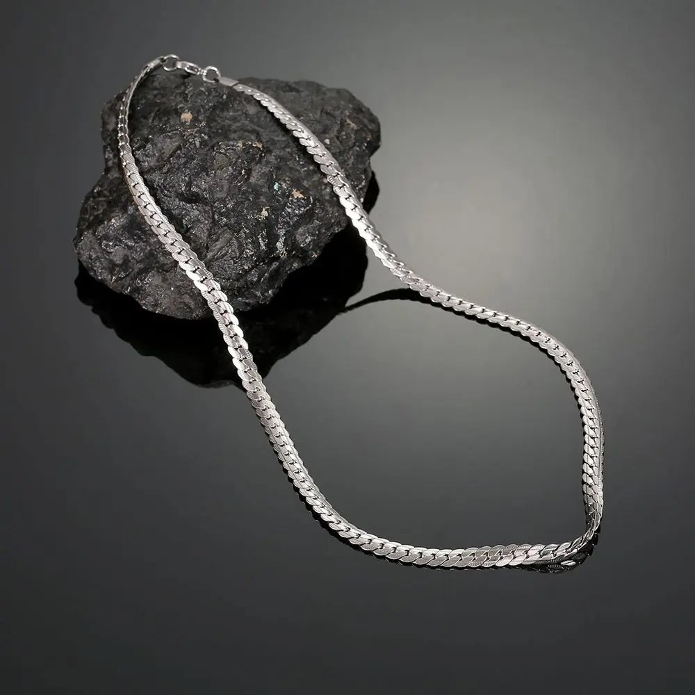 Rantai klavikel keluli titanium untuk lelaki dan wanita, choker fesyen, barang kemas Cuba, kalung gaya Korea, hadiah yang indah dan sejuk