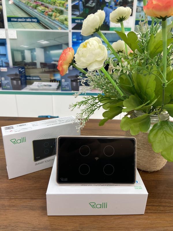 Công tắc cảm ứng 4 nút WIFI Rạng Đông. Điều khiển bật/tắt/hẹn giờ từ xa qua điện thoại 1