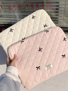 Bolsa para tablet o laptop con bordado de lazo y diseño de rejilla, compatible con Macbook, llena de corazones de chica