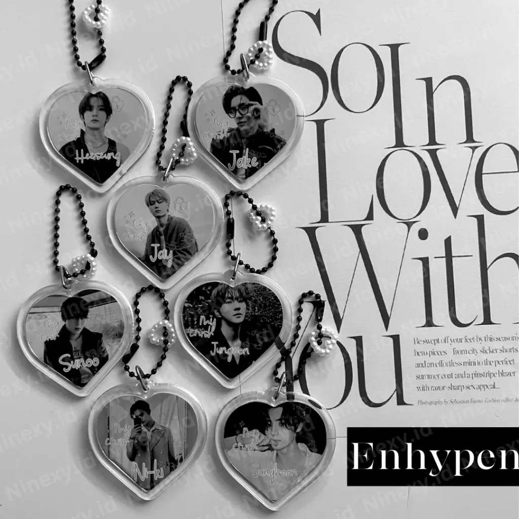 Enhypen keyring SO IN LUV WITH U / enhypen keychain kpop gantungan kunci custom