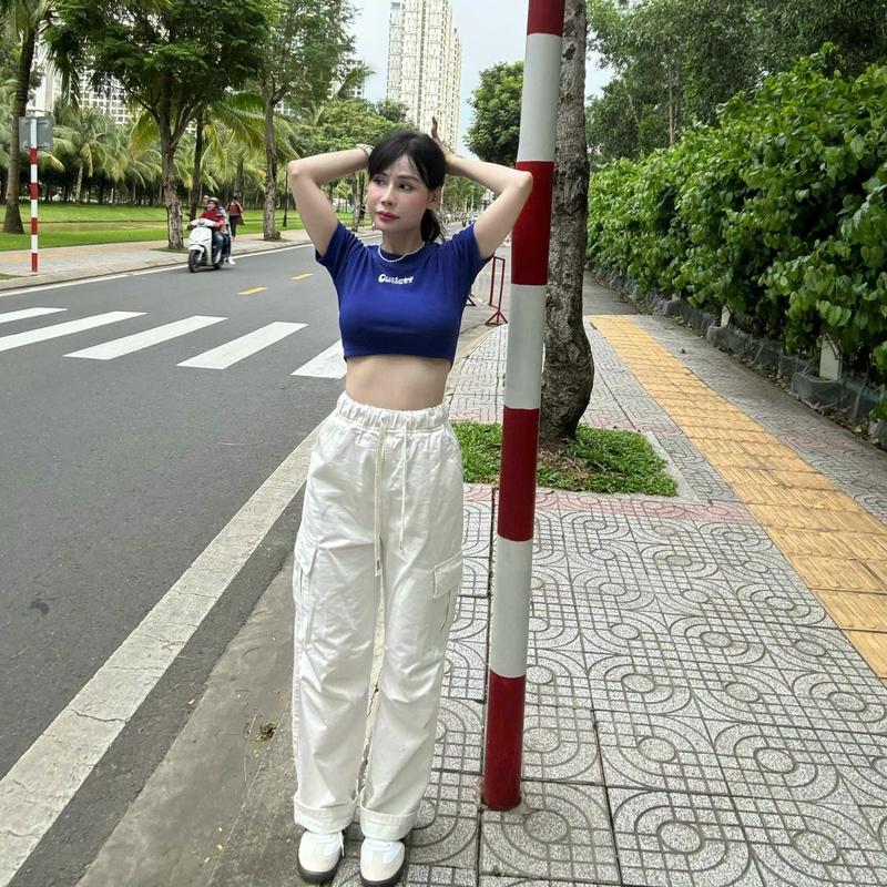 Áo croptop nữ chữ CUTIE in kim tuyến form ôm body cổ tròn siêu tôn dáng đủ màu basic chất liệu thun tăm Hàn - Amy - Cotton - Women, Kem, Voi baby đen fom 80kg đính bông 2