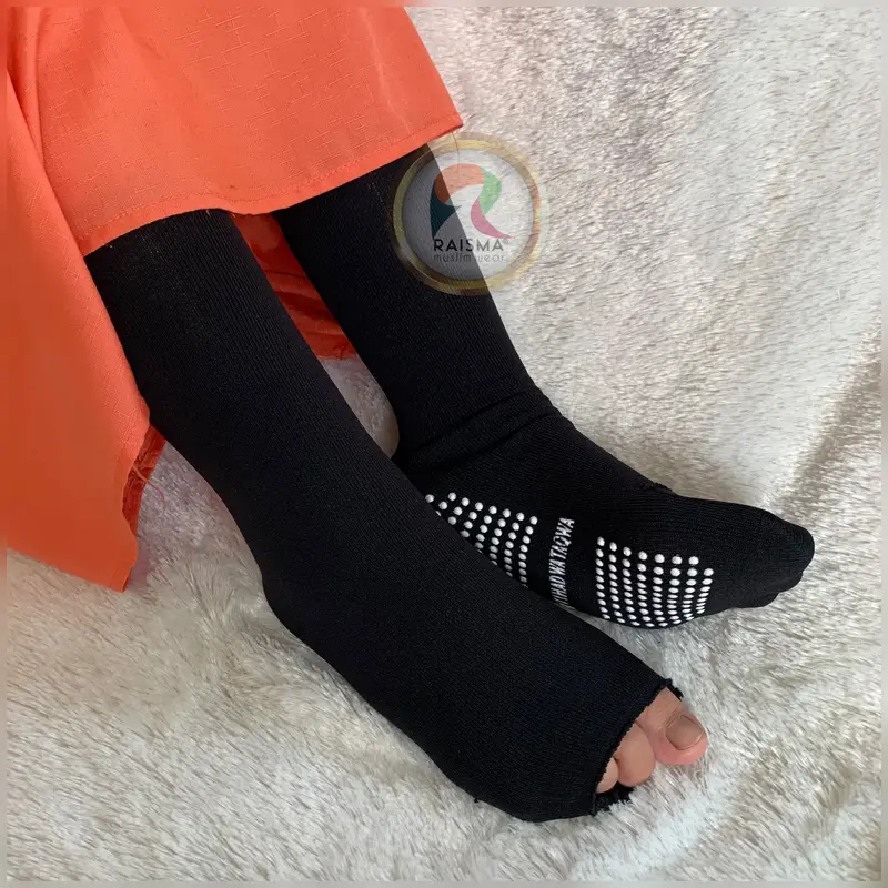 Raisma - Kaos Kaki Wudhu Anti Slip Perlengkapan Umroh Haji Muslimah Coklat Hitam 0