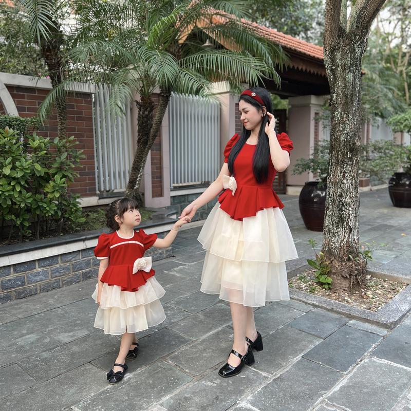 [Mimi Meo - TD157] Size Mẹ, Bé gái [9-38kg] - Váy nhung đỏ tươi cách điệu váy bồng xoè - Ghim nơ bông hoa vay chobe