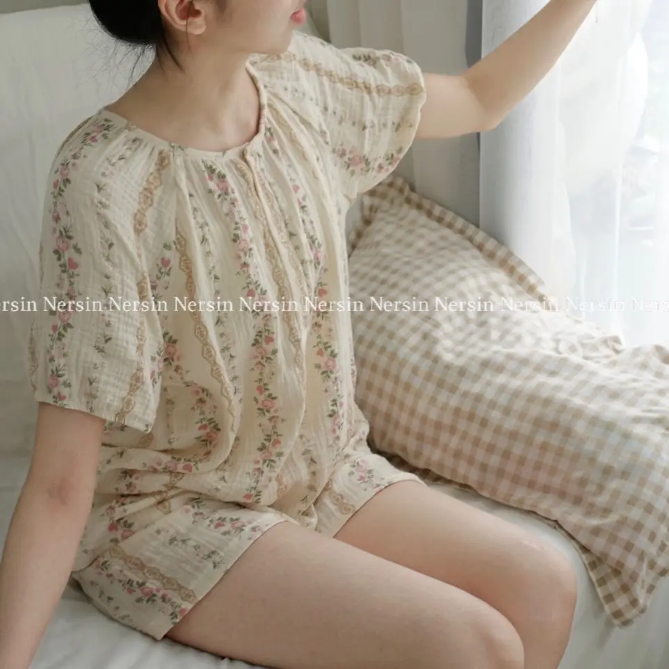 Bộ đùi ngủ mặc nhà Nersin Áo cổ trụ tay ngắn chất xô muslin Nữ