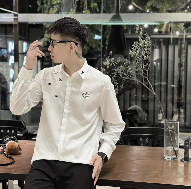 Product Introduction of Áo Sơ Mi Trắng Họa Tiết Thêu Ong Đen Bay - Áo Sơ Mi Nam 1