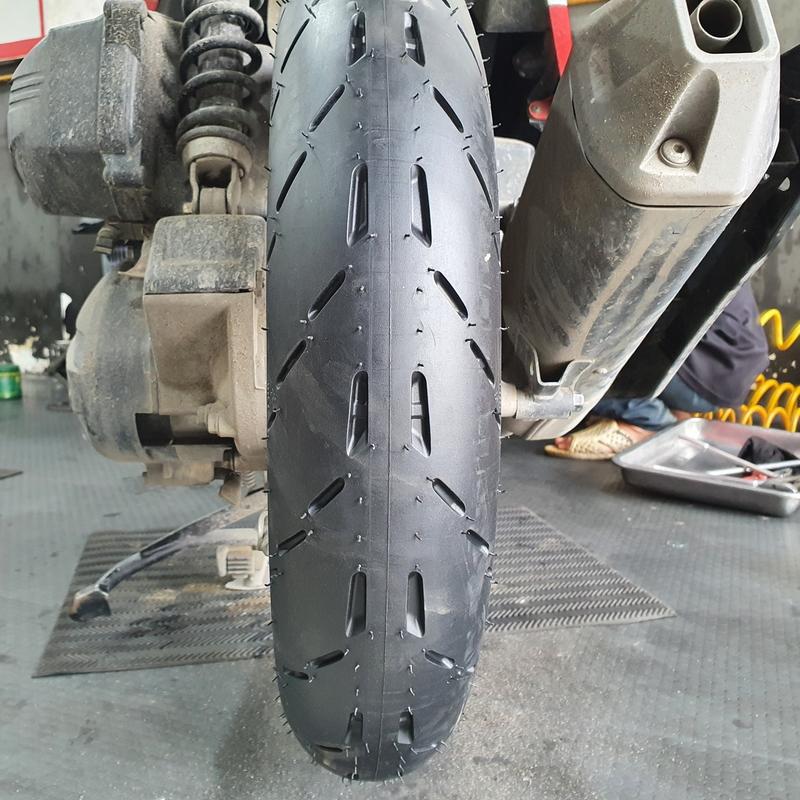 Vỏ Michelin Pilot Moto GP sz 14inch cho dòng xe tay ga