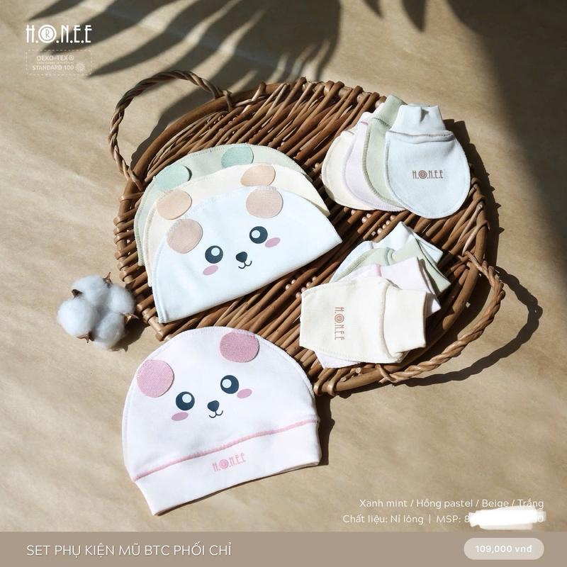 Hrnee Set phụ kiện cho bé sơ sinh gồm mũ bao tay chân mềm mát, hoạ tiết xinh, bst mới có cả chất mát thoáng cho mùa hè và chất dày ấm chk thu đông 6