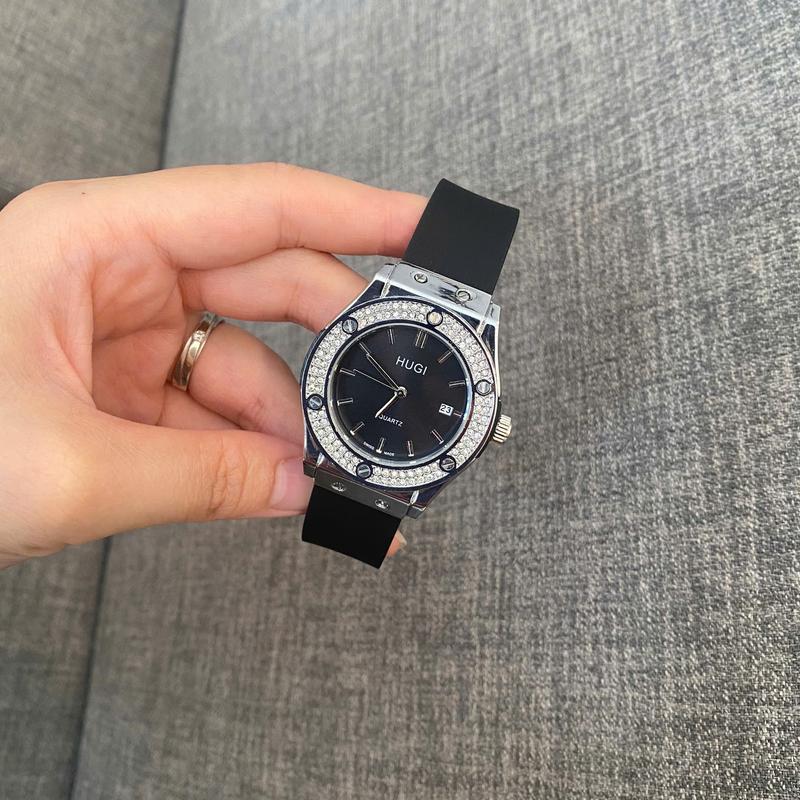 Hugi Đồng Hồ Nữ Niềng Đá Dây Silione Đeo Tay Watch 603.