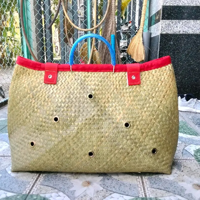 Giỏ Đệm Gà Cải Tiến 7tấc 12lỗ Màu Đỏ (70x46) - Dùng Cho Gà Từ 3ký Trở Xuống 3