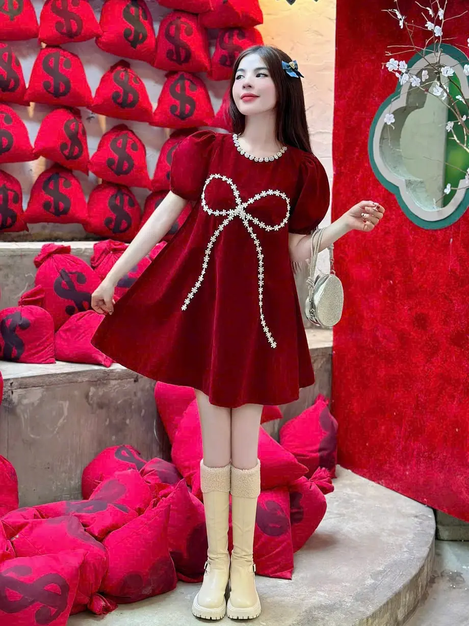 Đầm nữ nhung babydoll tay phồng cổ tròn đính hạt cườm và đính nơ siêu dễ thương - Dress Women