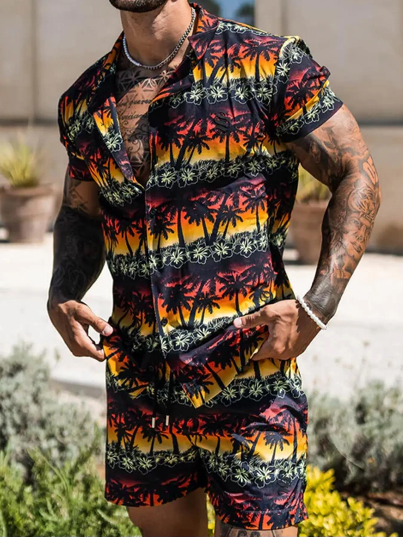 Men's Colorblock Print Short Sleeve Tee & Shorts Two-Piece Set, Regular Fit Casual Round Neck T-shirt & Shorts, Men's Summer Clothes for Outdoor Wear